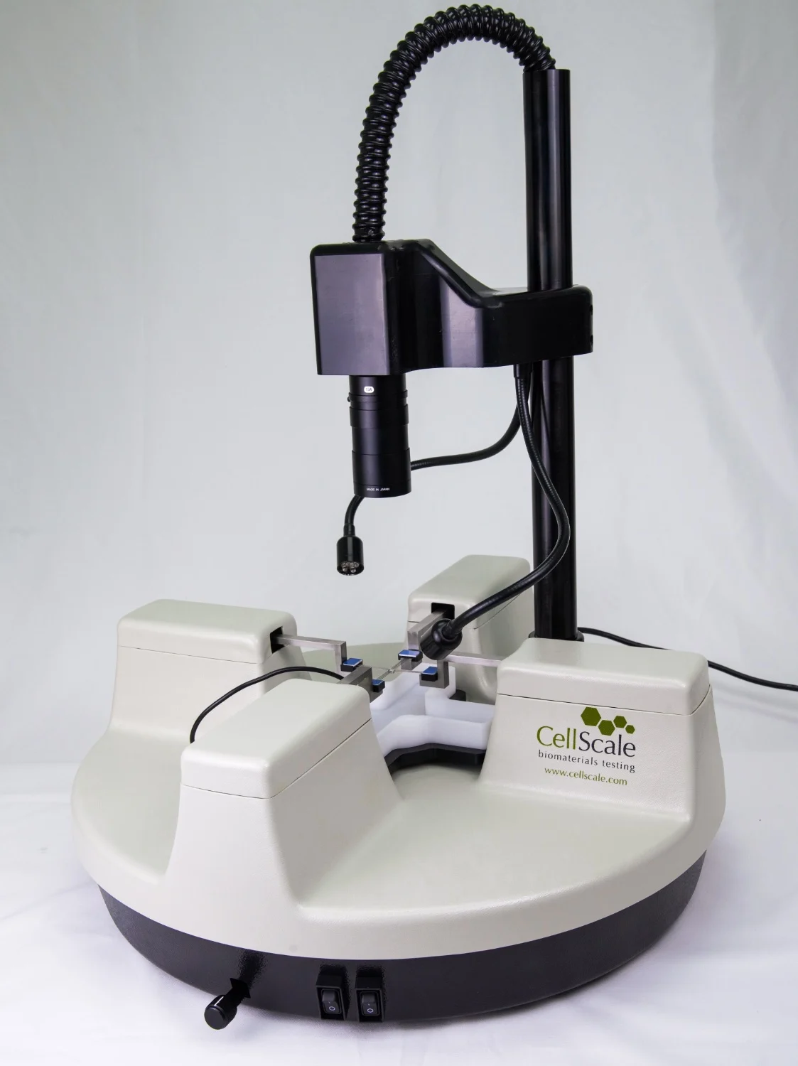The BioTester 5000 mechanical tester with sample mounted on BioRakes