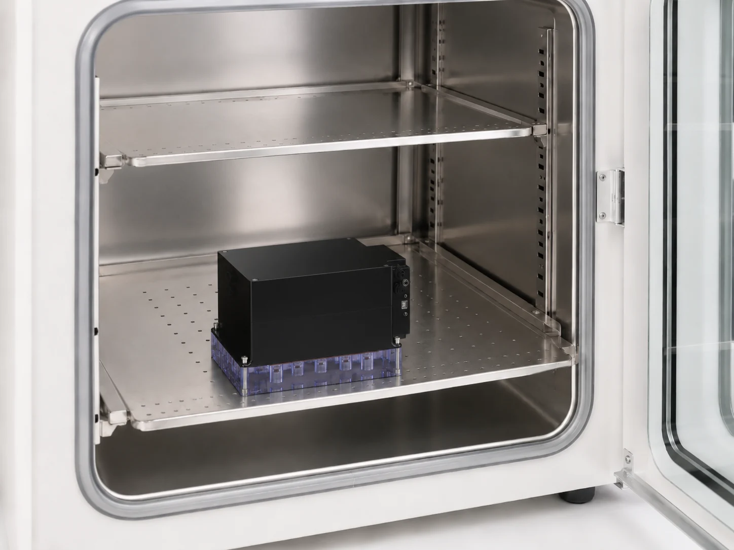The MCTX setup in an incubator